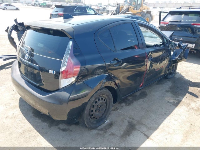 Toyota Prius C Four 2015 JTDKDTB33F1113613 Image 4