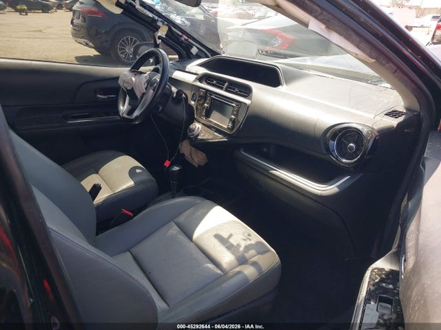 Toyota Prius C Four 2015 JTDKDTB33F1113613 Image 5