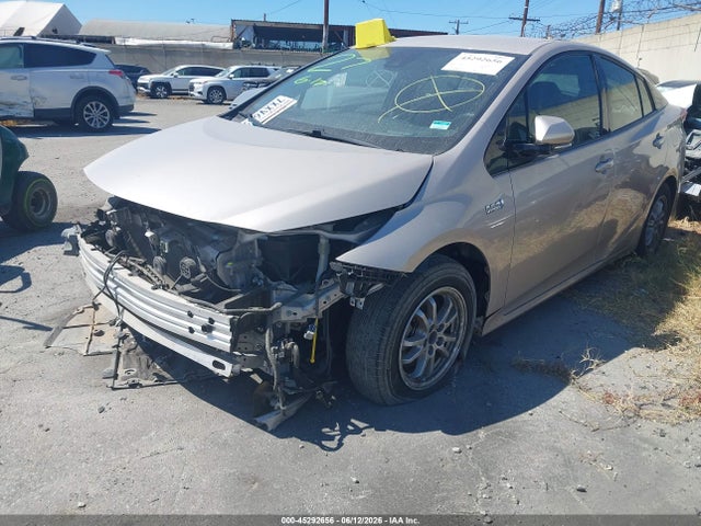 Toyota Prius Prime Advanced 2017 JTDKARFP3H3016962 Image 2