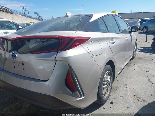Toyota Prius Prime Advanced 2017 JTDKARFP3H3016962 Image 4
