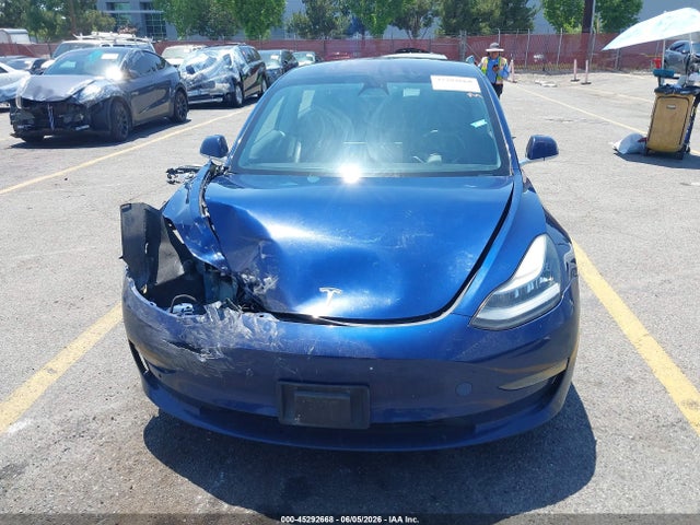 5YJ3E1EB8JF114880 Tesla Model 3 Long Range/performance