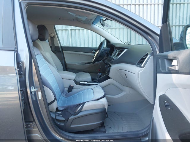 45292711 :رقم المزاد ، KM8J33A42GU116264 vin ، 2016 Hyundai Tucson Se مزاد بيع