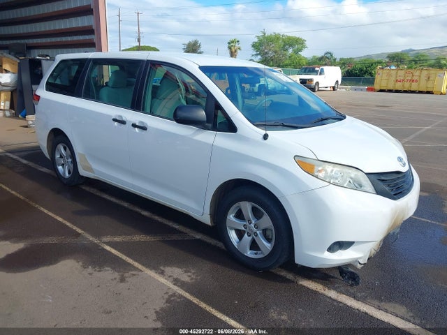 45292722 :رقم المزاد ، 5TDZK3DC1ES429465 vin ، 2014 Toyota Sienna L V6 7 Passenger مزاد بيع