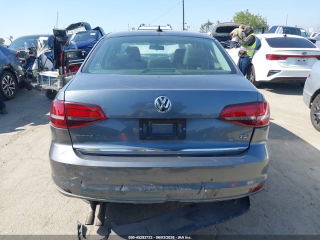 3VWL17AJ5HM392702 Volkswagen Jetta 1.8t Sel/1.8t Sel Premium