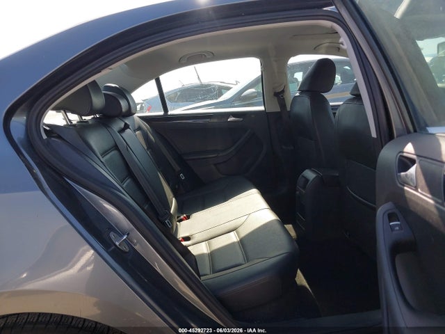 3VWL17AJ5HM392702 Volkswagen Jetta 1.8t Sel/1.8t Sel Premium