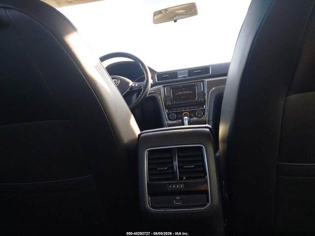 Aukcja sprzedaży 2018 Volkswagen Passat 2.0t Se, vin: 1VWBA7A30JC043547, numer aukcji: 45292727
