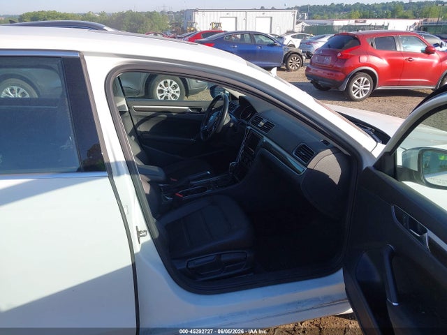 Aukcja sprzedaży 2018 Volkswagen Passat 2.0t Se, vin: 1VWBA7A30JC043547, numer aukcji: 45292727