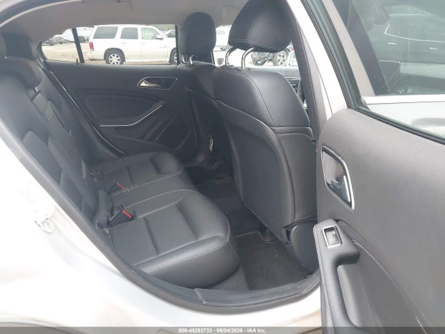 WDCTG4GB7FJ183210 Mercedes-Benz Gla 250 4matic