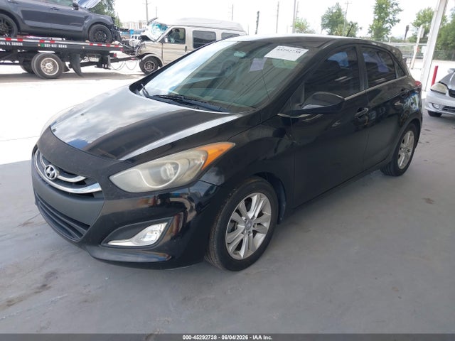 2014 Hyundai Elantra Gt მანქანა იყიდება აუქციონზე, vin: KMHD35LH9EU228260, აუქციონის ნომერი: 45292738