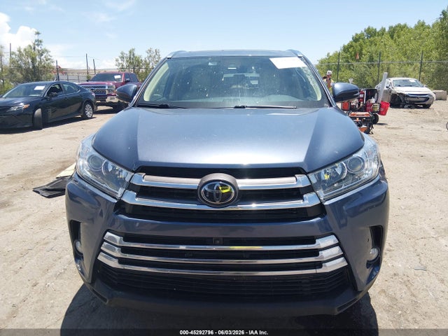 Toyota Highlander Limited Platinum 2018 5TDDZRFH3JS874673 Image 12
