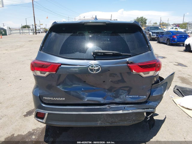 Toyota Highlander Limited Platinum 2018 5TDDZRFH3JS874673 Image 16