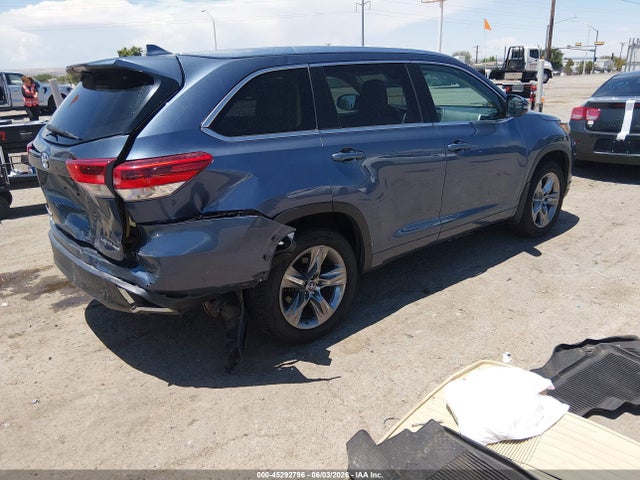 Продажа на аукционе авто 2018 Toyota Highlander Limited Platinum, vin: 5TDDZRFH3JS874673, номер лота: 45292796
