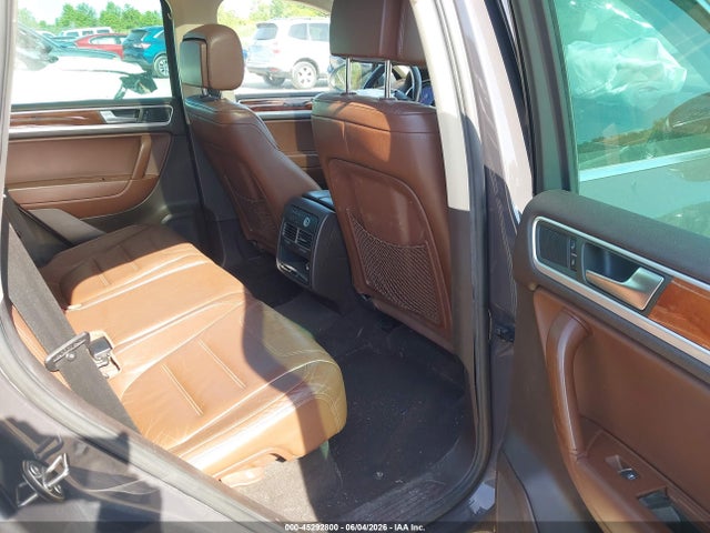 2011 Volkswagen Touareg Vr6 Lux მანქანა იყიდება აუქციონზე, vin: WVGFF9BP2BD006770, აუქციონის ნომერი: 45292800