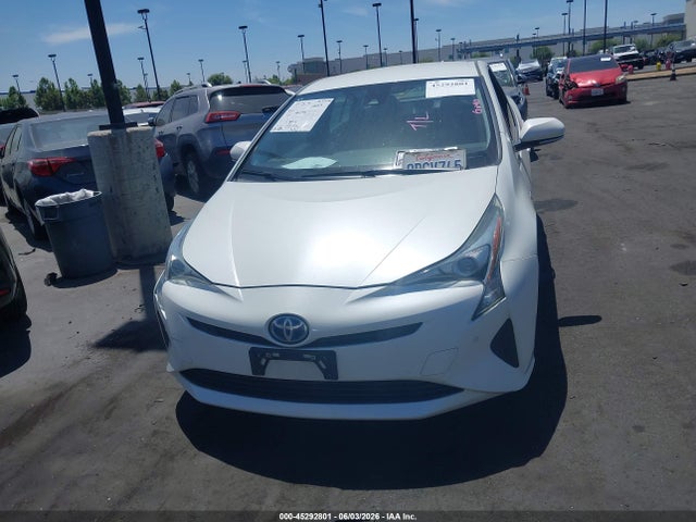 45292801 :رقم المزاد ، JTDKBRFU7J3059824 vin ، 2018 Toyota Prius Two مزاد بيع