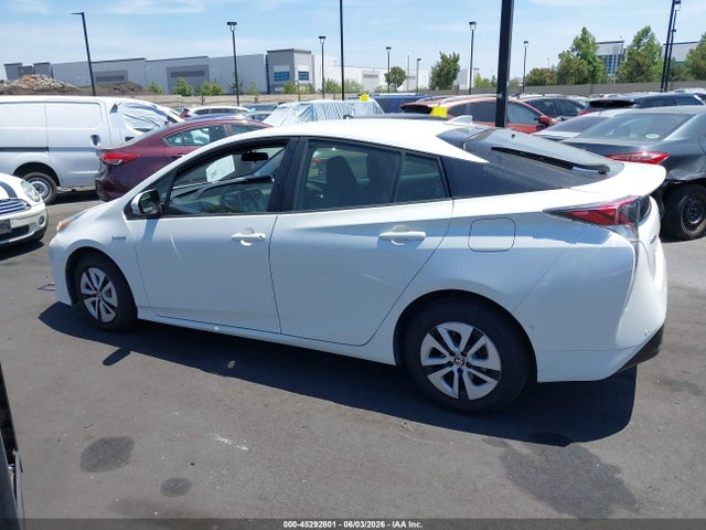 45292801 :رقم المزاد ، JTDKBRFU7J3059824 vin ، 2018 Toyota Prius Two مزاد بيع