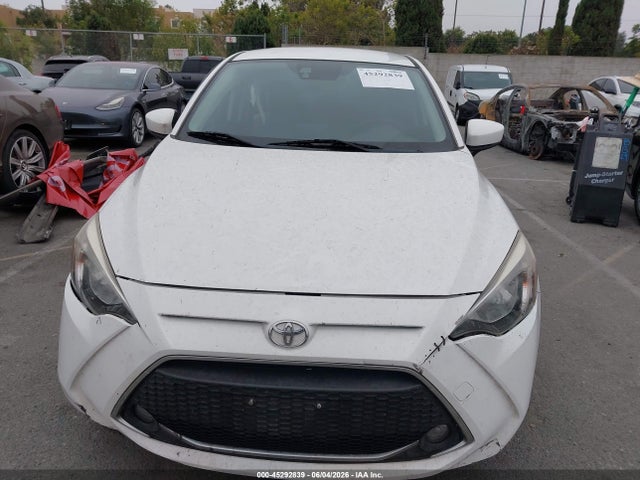 Toyota YARIS LE 2019 3MYDLBYV4KY509989 Image 12