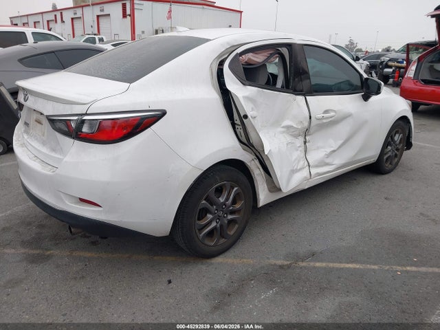 Toyota YARIS LE 2019 3MYDLBYV4KY509989 Image 4