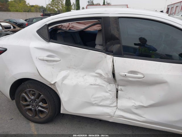 Toyota YARIS LE 2019 3MYDLBYV4KY509989 Image 6