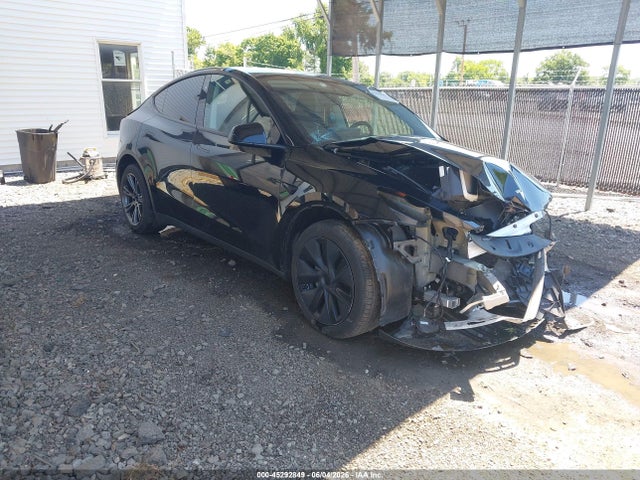 2024 Tesla Model Y Long Range Dual Motor All-wheel Drive მანქანა იყიდება აუქციონზე, vin: 7SAYGAEE1RF105219, აუქციონის ნომერი: 45292849