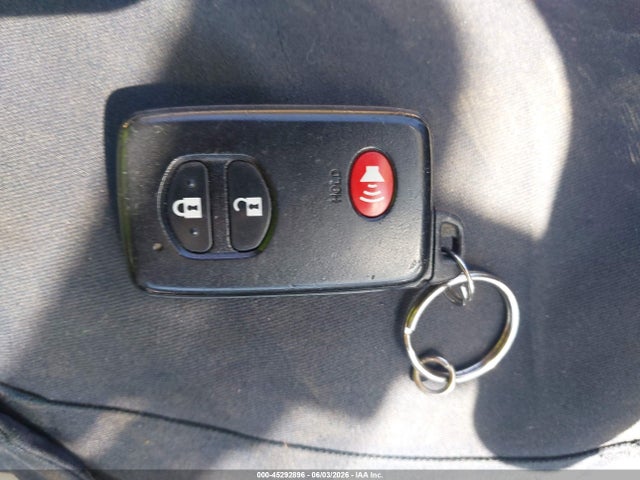 Продажа на аукционе авто 2011 Toyota Prius Two, vin: JTDKN3DU7B0287400, номер лота: 45292896