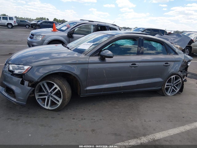 2020 Audi A3 Premium 40 Tfsi Front-wheel Drive S Tronic მანქანა იყიდება აუქციონზე, vin: WAUAUGFF2LA105311, აუქციონის ნომერი: 45292910
