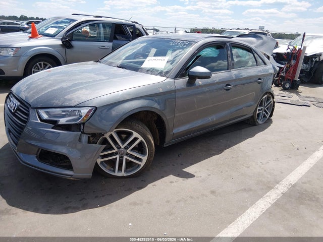 2020 Audi A3 Premium 40 Tfsi Front-wheel Drive S Tronic მანქანა იყიდება აუქციონზე, vin: WAUAUGFF2LA105311, აუქციონის ნომერი: 45292910