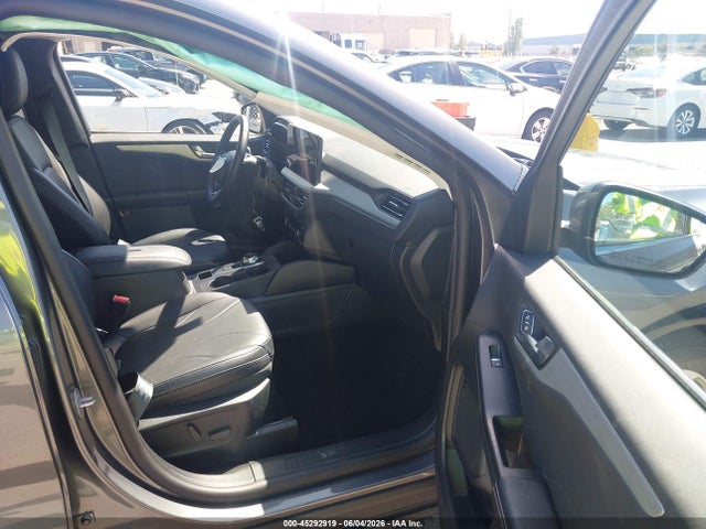 1FMCU9JA3SUB49958 Ford Escape Platinum