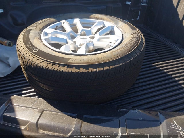 Продажа на аукционе авто 2026 Chevrolet Silverado 1500 4wd  Short Bed Rst, vin: 1GCUKEED2TZ189674, номер лота: 45292921