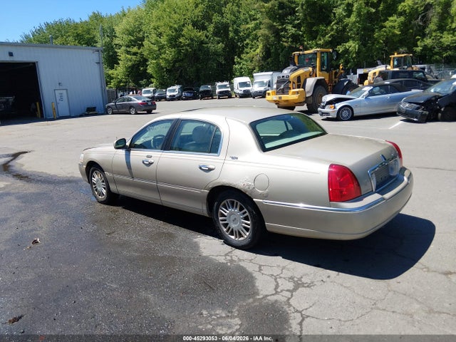 Продаж на аукціоні авто 2007 Lincoln Town Car Signature Limited, vin: 1LNHM82W17Y608673, номер лоту: 45293053