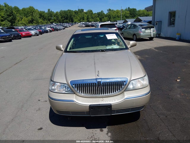 Продаж на аукціоні авто 2007 Lincoln Town Car Signature Limited, vin: 1LNHM82W17Y608673, номер лоту: 45293053