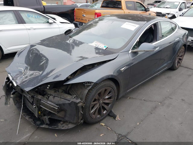 Tesla Model S Performance Dual Motor All-wheel Drive 2020 5YJSA1E40LF368997 Image 2