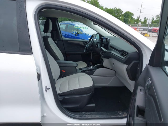 1FMCU0GN6RUA21598 Ford Escape Active