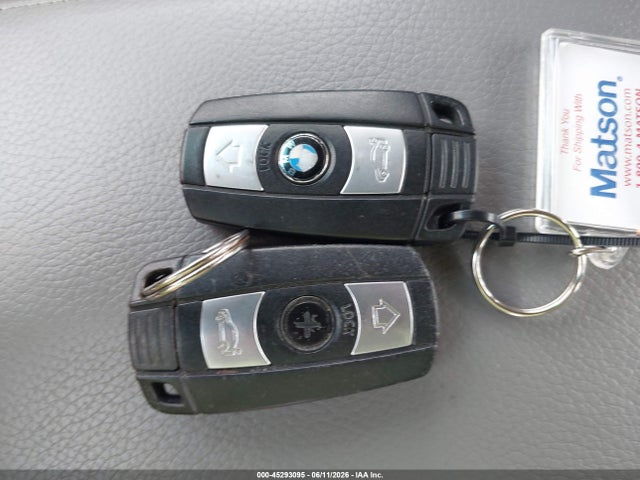 2006 Bmw 330i მანქანა იყიდება აუქციონზე, vin: WBAVB33586KS33739, აუქციონის ნომერი: 45293095