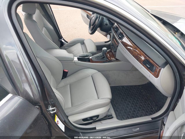 2006 Bmw 330i მანქანა იყიდება აუქციონზე, vin: WBAVB33586KS33739, აუქციონის ნომერი: 45293095