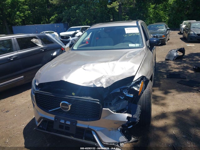 45293132 :رقم المزاد ، YV4L12RK4R1946150 vin ، 2024 Volvo Xc60 B5 Core Dark Theme مزاد بيع