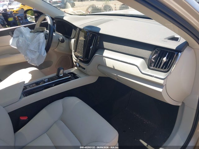 45293132 :رقم المزاد ، YV4L12RK4R1946150 vin ، 2024 Volvo Xc60 B5 Core Dark Theme مزاد بيع