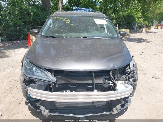 Продажа на аукционе авто 2017 Chrysler Pacifica Touring-l, vin: 2C4RC1BG0HR540142, номер лота: 45293157