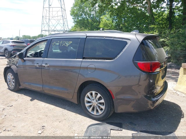 Продажа на аукционе авто 2017 Chrysler Pacifica Touring-l, vin: 2C4RC1BG0HR540142, номер лота: 45293157