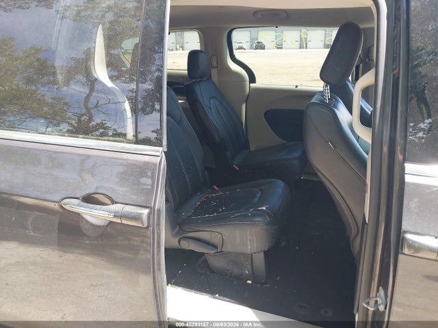 Продажа на аукционе авто 2017 Chrysler Pacifica Touring-l, vin: 2C4RC1BG0HR540142, номер лота: 45293157