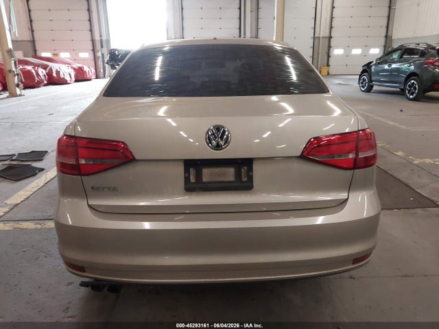2015 Volkswagen Jetta 2.0l S მანქანა იყიდება აუქციონზე, vin: 3VW2K7AJ8FM272317, აუქციონის ნომერი: 45293161