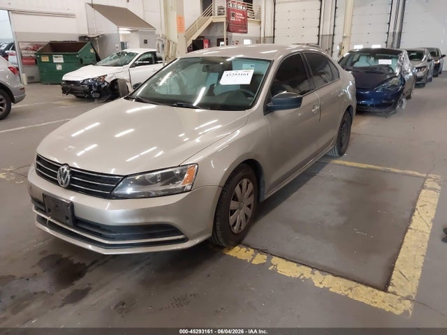2015 Volkswagen Jetta 2.0l S მანქანა იყიდება აუქციონზე, vin: 3VW2K7AJ8FM272317, აუქციონის ნომერი: 45293161