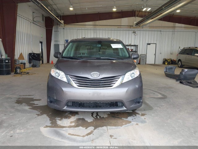 5TDKZ3DC6HS849725 Toyota Sienna Le 8 Passenger