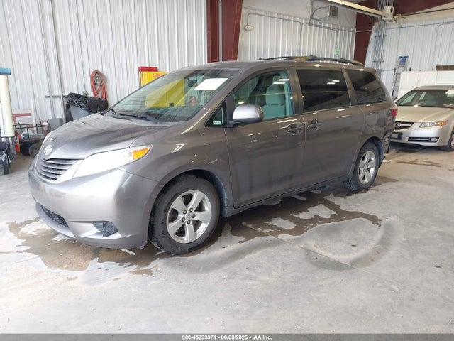 5TDKZ3DC6HS849725 Toyota Sienna Le 8 Passenger