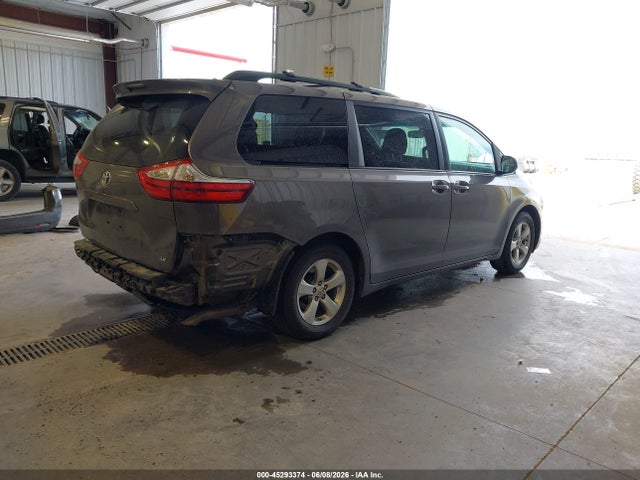 5TDKZ3DC6HS849725 Toyota Sienna Le 8 Passenger