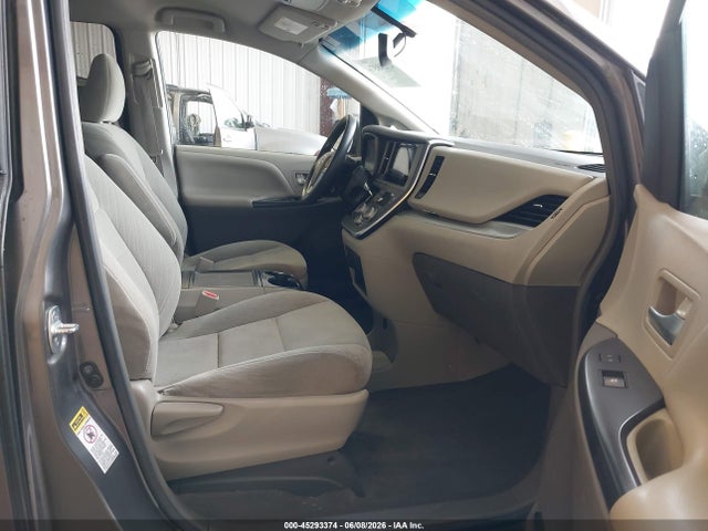 5TDKZ3DC6HS849725 Toyota Sienna Le 8 Passenger