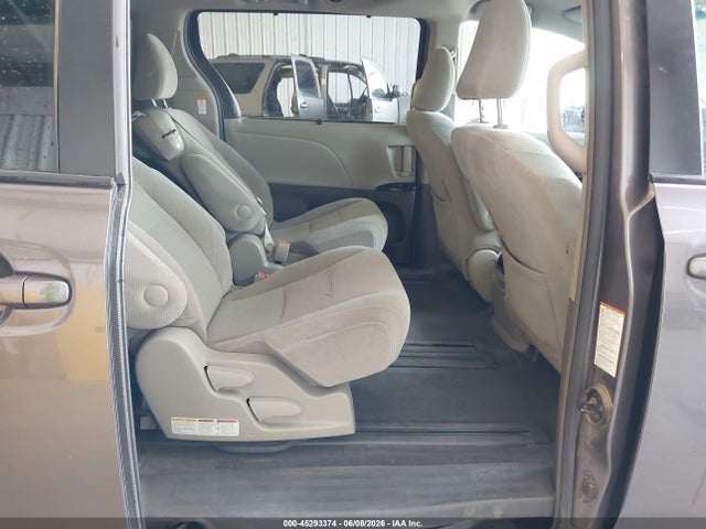 5TDKZ3DC6HS849725 Toyota Sienna Le 8 Passenger