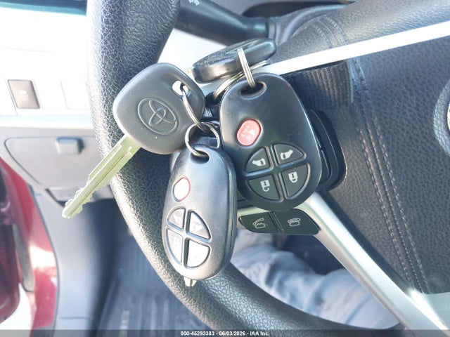 45293383 :رقم المزاد ، 5TDKZ3DC2HS855148 vin ، 2017 Toyota Sienna Le 8 Passenger مزاد بيع