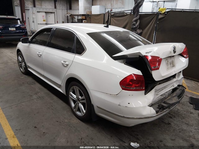 1VWBV7A33FC051203 Volkswagen Passat 2.0l Tdi Se