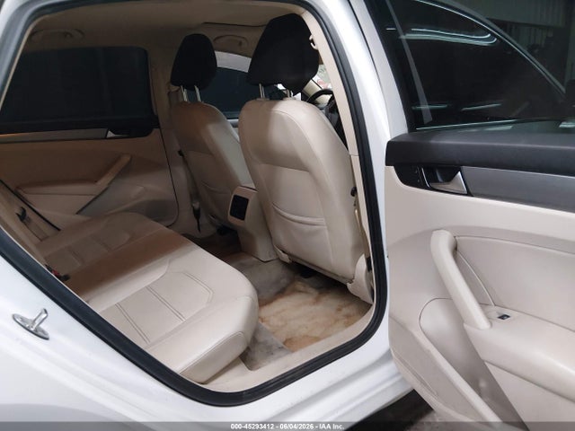 1VWBV7A33FC051203 Volkswagen Passat 2.0l Tdi Se