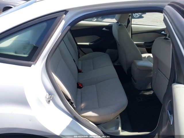 1FADP3F27HL322447 Ford FOCUS SE